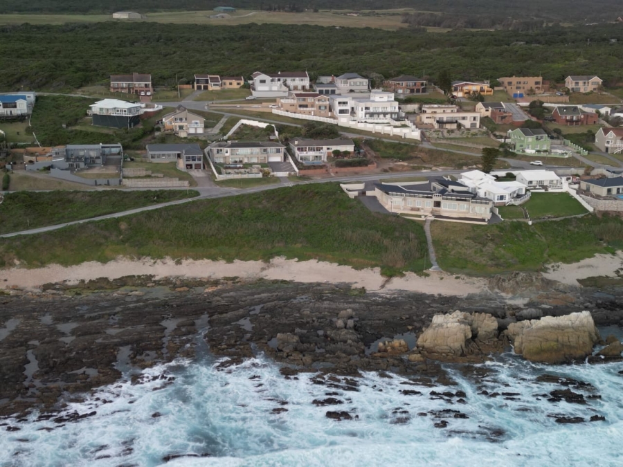 5 Bedroom Property for Sale in Seaview Eastern Cape